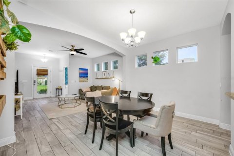 House in Tampa, Florida 3 bedrooms, 173.36 sq.m. № 2378035 - photo 12