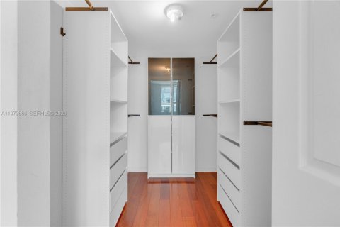 Condominio en alquiler en Miami, Florida, 3 dormitorios, 138.42 m2 № 2079251 - foto 24