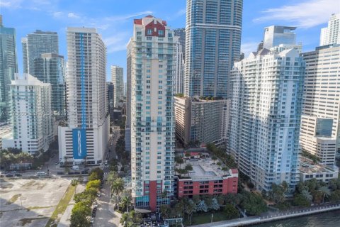 Condominio en alquiler en Miami, Florida, 3 dormitorios, 138.42 m2 № 2079251 - foto 3