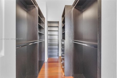 Condominio en alquiler en Miami, Florida, 3 dormitorios, 138.42 m2 № 2079251 - foto 18