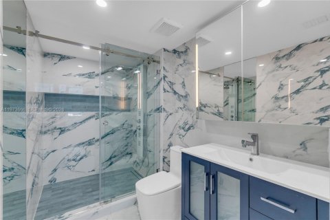Condominio en alquiler en Miami, Florida, 3 dormitorios, 138.42 m2 № 2079251 - foto 26
