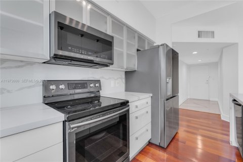 Condominio en alquiler en Miami, Florida, 3 dormitorios, 138.42 m2 № 2079251 - foto 20