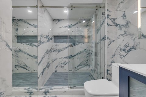 Condominio en alquiler en Miami, Florida, 3 dormitorios, 138.42 m2 № 2079251 - foto 29