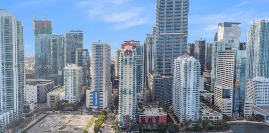 Condominio en Miami, Florida, 3 dormitorios  № 2079251