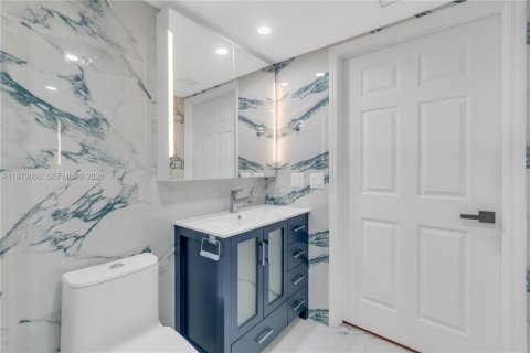 Condominio en alquiler en Miami, Florida, 3 dormitorios, 138.42 m2 № 2079251 - foto 27