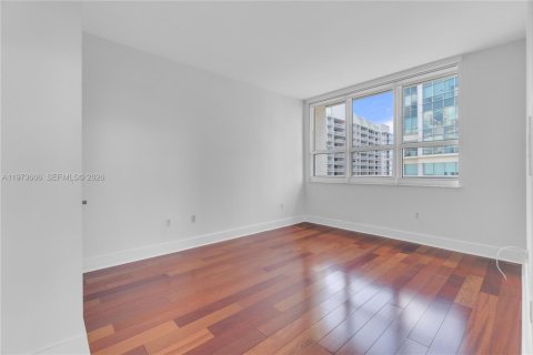 Condominio en alquiler en Miami, Florida, 3 dormitorios, 138.42 m2 № 2079251 - foto 22