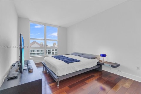 Condominio en alquiler en Miami, Florida, 3 dormitorios, 138.42 m2 № 2079251 - foto 30