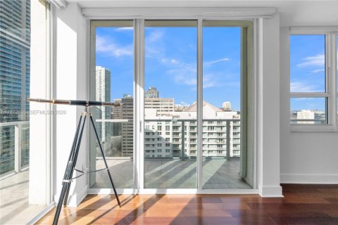 Condominio en alquiler en Miami, Florida, 3 dormitorios, 138.42 m2 № 2079251 - foto 8