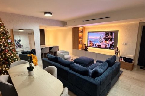 Снять в аренду кондоминиум в Майами, Флорида 2 спальни, 89.46м2, № 1987590 - фото 1