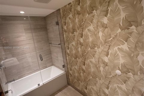 Снять в аренду кондоминиум в Майами, Флорида 2 спальни, 89.46м2, № 1987590 - фото 18