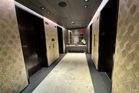 Снять в аренду кондоминиум в Майами, Флорида 2 спальни, 89.46м2, № 1987590 - фото 12