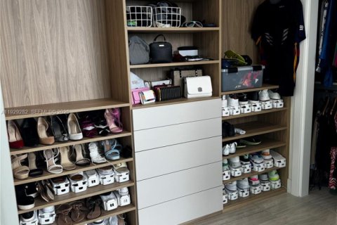 Снять в аренду кондоминиум в Майами, Флорида 2 спальни, 89.46м2, № 1987590 - фото 5