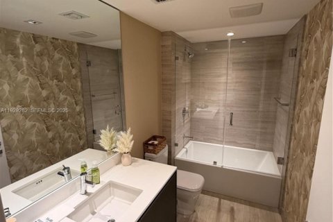 Снять в аренду кондоминиум в Майами, Флорида 2 спальни, 89.46м2, № 1987590 - фото 17