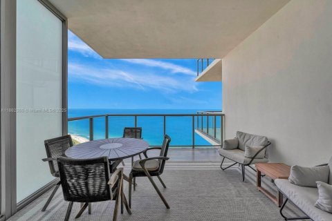 Condo in Bal Harbour, Florida, 2 bedrooms  № 1890829 - photo 7