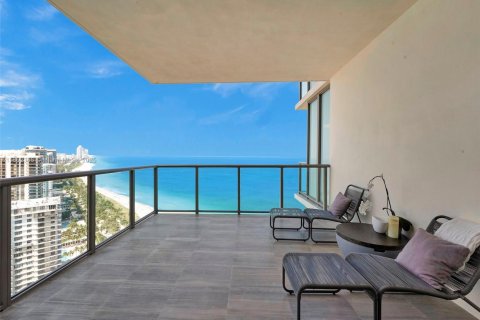 Condo in Bal Harbour, Florida, 2 bedrooms  № 1890829 - photo 23