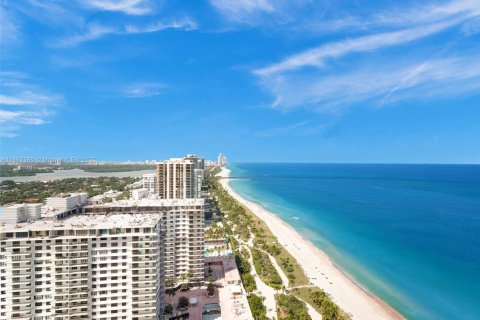 Condo in Bal Harbour, Florida, 2 bedrooms  № 1890829 - photo 25