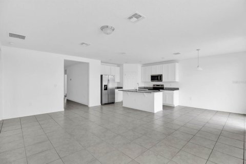 House in Winter Haven, Florida 3 bedrooms, 139.91 sq.m. № 1516650 - photo 13