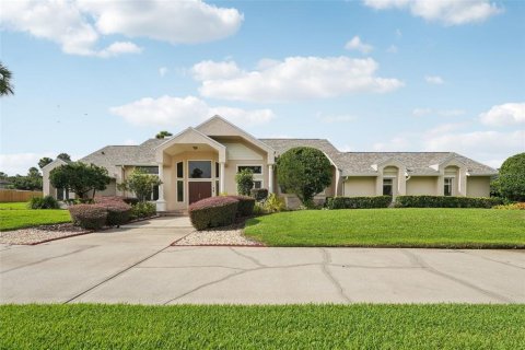 House in Longwood, Florida 5 bedrooms, 325.72 sq.m. № 1826963 - photo 1