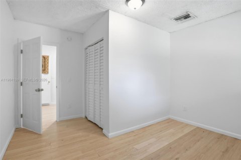 House in Loxahatchee Groves, Florida 3 bedrooms, 203.83 sq.m. № 2026647 - photo 5