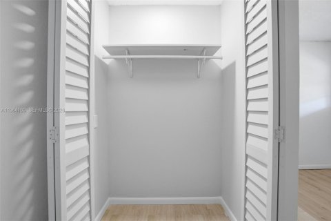 House in Loxahatchee Groves, Florida 3 bedrooms, 203.83 sq.m. № 2026647 - photo 8