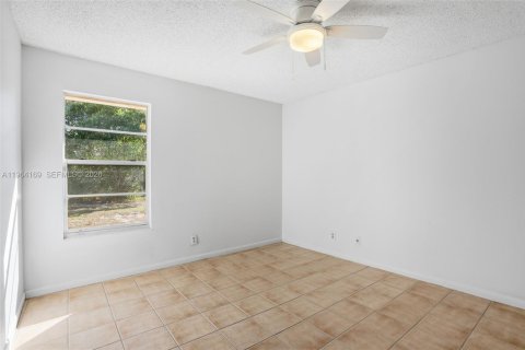 House in Loxahatchee Groves, Florida 3 bedrooms, 203.83 sq.m. № 2026647 - photo 16