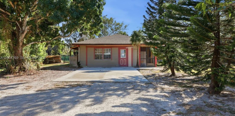 House in Loxahatchee Groves, Florida 3 bedrooms, 203.83 sq.m. № 2026647