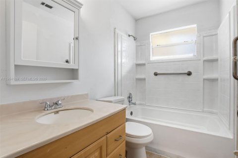 House in Loxahatchee Groves, Florida 3 bedrooms, 203.83 sq.m. № 2026647 - photo 15