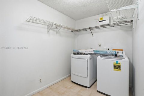 House in Loxahatchee Groves, Florida 3 bedrooms, 203.83 sq.m. № 2026647 - photo 30