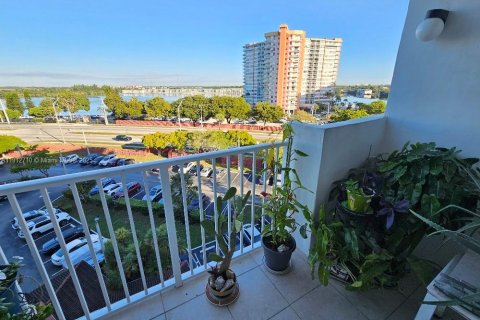 Copropriété à vendre à Miami, Floride: 1 chambre, 82.59 m2 № 1971336 - photo 18