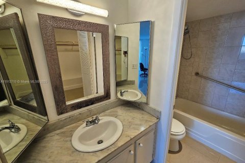 Copropriété à vendre à Miami, Floride: 1 chambre, 82.59 m2 № 1971336 - photo 11