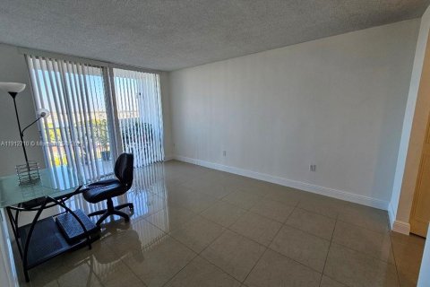 Copropriété à vendre à Miami, Floride: 1 chambre, 82.59 m2 № 1971336 - photo 8