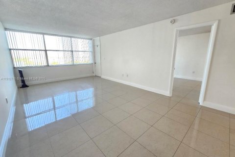 Copropriété à vendre à Miami, Floride: 1 chambre, 82.59 m2 № 1971336 - photo 5