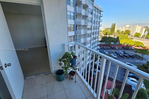 Copropriété à vendre à Miami, Floride: 1 chambre, 82.59 m2 № 1971336 - photo 19