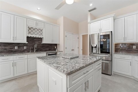 House in Nokomis, Florida 4 bedrooms, 240.9 sq.m. № 2143016 - photo 18