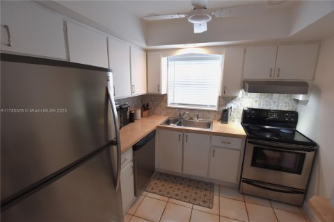 Villa ou maison à vendre à West Palm Beach, Floride: 2 chambres, 84.54 m2 № 1875421 - photo 7
