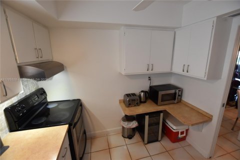 Villa ou maison à vendre à West Palm Beach, Floride: 2 chambres, 84.54 m2 № 1875421 - photo 8