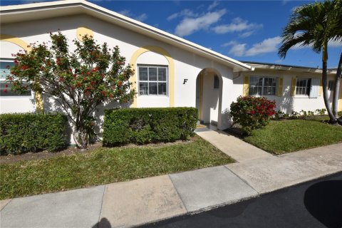 Villa ou maison à vendre à West Palm Beach, Floride: 2 chambres, 84.54 m2 № 1875421 - photo 19