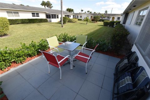 Villa ou maison à vendre à West Palm Beach, Floride: 2 chambres, 84.54 m2 № 1875421 - photo 18
