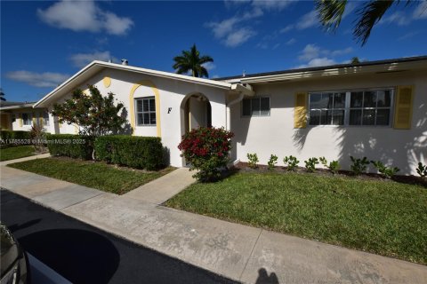 Villa ou maison à vendre à West Palm Beach, Floride: 2 chambres, 84.54 m2 № 1875421 - photo 20