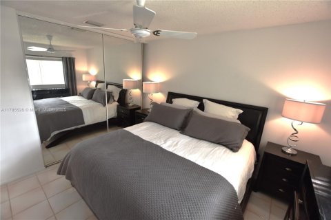Villa ou maison à vendre à West Palm Beach, Floride: 2 chambres, 84.54 m2 № 1875421 - photo 14