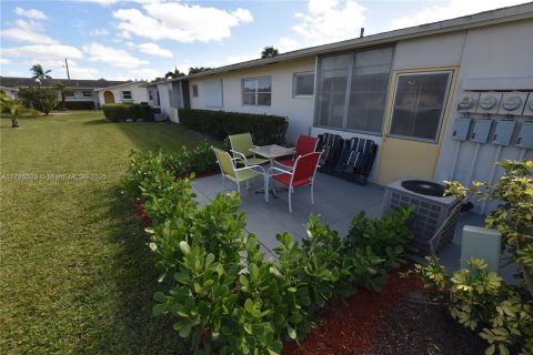 Villa ou maison à vendre à West Palm Beach, Floride: 2 chambres, 84.54 m2 № 1875421 - photo 5