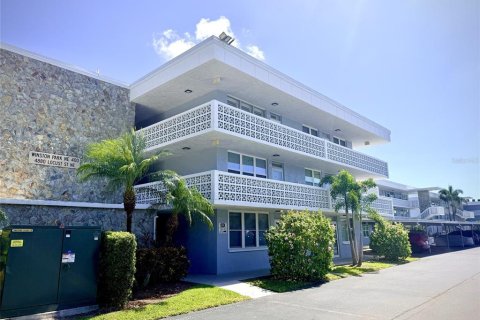 Condo in Saint Petersburg, Florida, 1 bedroom  № 2236394
