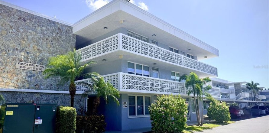 Condo in Saint Petersburg, Florida, 1 bedroom № 2236394