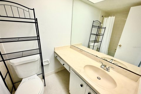 Condo in Saint Petersburg, Florida, 1 bedroom № 2236394 - photo 18