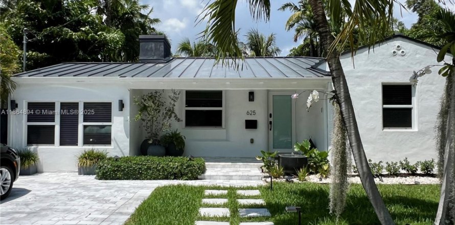 Casa en Miami, Florida 4 dormitorios, 151.43 m2 № 1893279