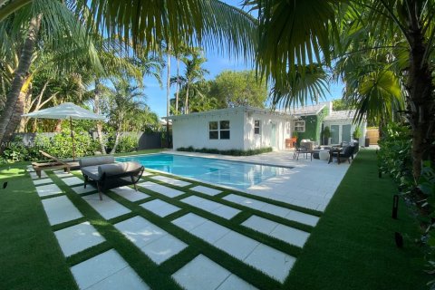 Casa en venta en Miami, Florida, 4 dormitorios, 151.43 m2 № 1893279 - foto 2