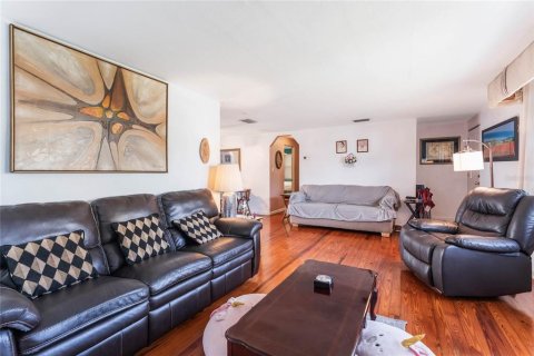 House in Orlando, Florida 3 bedrooms, 140.28 sq.m. № 1542117 - photo 8
