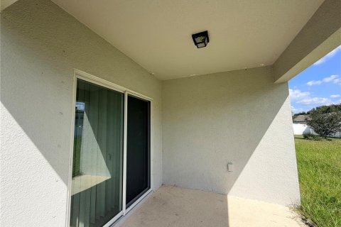 House in SUMMERS CAY in Thonotosassa, Florida 3 bedrooms, 171.31 sq.m. № 2396388 - photo 16