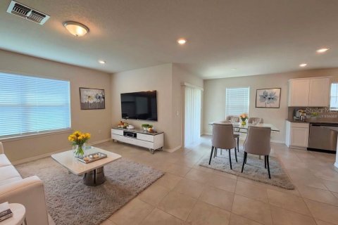 House in SUMMERS CAY in Thonotosassa, Florida 3 bedrooms, 171.31 sq.m. № 2396388 - photo 7