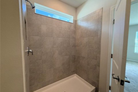 House in SUMMERS CAY in Thonotosassa, Florida 3 bedrooms, 171.31 sq.m. № 2396388 - photo 11